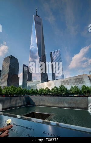 Das One World Trade Center und Ground Zero Memorial, Manhattan, New York, USA Stockfoto