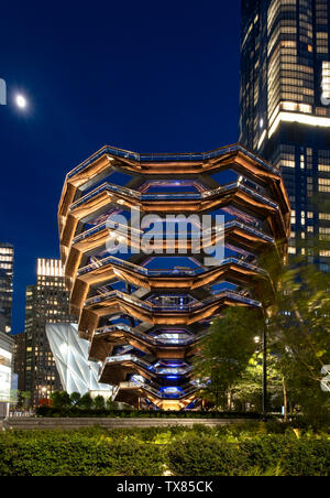 Das Schiff in der Nacht, Hudson Yards, Manhattan, New York City, New York, USA, entworfen von der britische Designer Thomas Heatherwick Stockfoto
