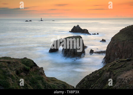 Sonnenuntergang von Enys Punkt bei Land's End erfasst Stockfoto