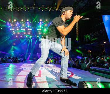 Juni 23, 2019, Chicago, Illinois, USA - LUKE BRYAN während des LakeShake Country Music Festival in Chicago, Illinois (Bild: © Daniel DeSlover/ZUMA Draht) Stockfoto