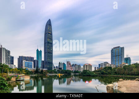 Shenzhen Litschi Park und Jingji 100 Architektur Stockfoto