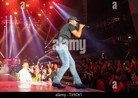 Juni 23, 2019, Chicago, Illinois, USA - LUKE BRYAN während des LakeShake Country Music Festival in Chicago, Illinois (Bild: © Daniel DeSlover/ZUMA Draht) Stockfoto