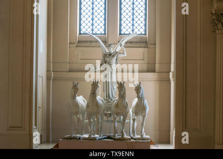 Statue der Göttin Victoria Reiten auf Quadriga, Altare della Patria, Rom, Italien Stockfoto