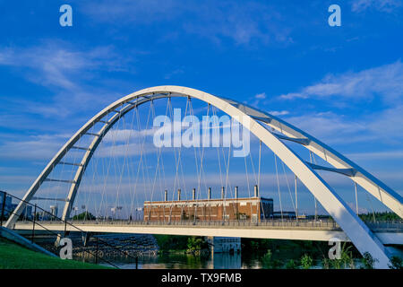 Walterdale Brücke, Hängebrücke, North Saskatchewan River, Edmonton, Alberta, Kanada Stockfoto