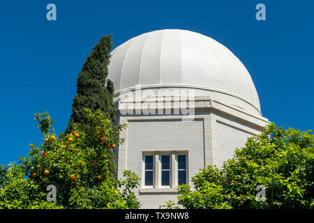 TUCSON, AZ/USA - 11. APRIL 2019: Observatorium Steward auf dem Campus der Universität von Arizona. Stockfoto