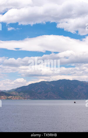 Kreuzfahrt auf dem Erhai-See in Cangshan, Dali, Yunnan, China Stockfoto