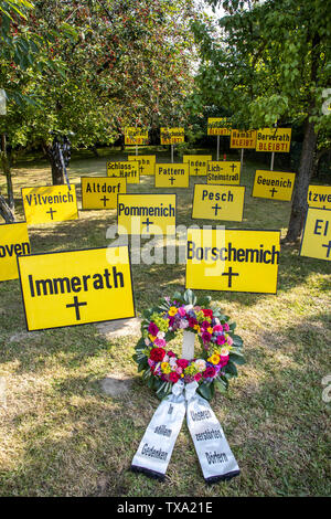 Friedhof der Dörfer, Symbol der bereits, von brown Coal mining, verschwundenen Dörfer im Rheinischen Braunkohlerevier, und diejenigen, die st Stockfoto