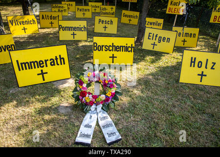 Friedhof der Dörfer, Symbol der bereits, von brown Coal mining, verschwundenen Dörfer im Rheinischen Braunkohlerevier, und diejenigen, die st Stockfoto