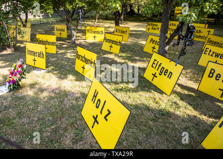 Friedhof der Dörfer, Symbol der bereits, von brown Coal mining, verschwundenen Dörfer im Rheinischen Braunkohlerevier, und diejenigen, die st Stockfoto