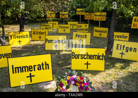 Friedhof der Dörfer, Symbol der bereits, von brown Coal mining, verschwundenen Dörfer im Rheinischen Braunkohlerevier, und diejenigen, die st Stockfoto