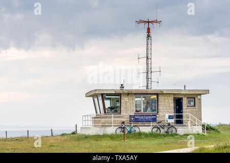 Nationale Coastwatch Beobachtung Station auf Warren Hill in Hengistbury Head in Dorset, England, Großbritannien Stockfoto