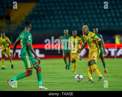 Suez, Ägypten. 24. Juni, 2019. Moussa Djenepo von Mali während der 2019 Afrika Cup der Nationen Übereinstimmung zwischen Mali und Mauretanien am Suez Armee Stadion in Suez, Ägypten am 24. Juni 2019. Credit: Cal Sport Media/Alamy leben Nachrichten Stockfoto