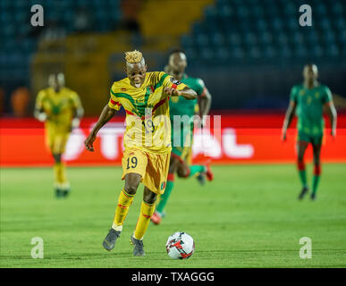 Suez, Ägypten. 24. Juni, 2019. Moussa Djenepo von Mali während der 2019 Afrika Cup der Nationen Übereinstimmung zwischen Mali und Mauretanien am Suez Armee Stadion in Suez, Ägypten am 24. Juni 2019. Credit: Cal Sport Media/Alamy leben Nachrichten Stockfoto