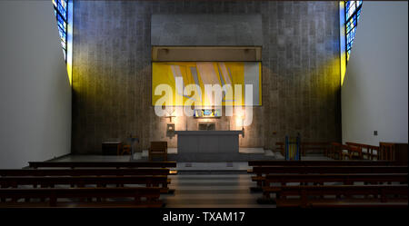 Der Altar, Liverpool Römisch-katholische Kathedrale von Christus dem König. Liverpool, England, UK. Stockfoto