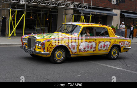 1960 Rolls-Royce Silver Shadow Motor Car erarbeitet gemalt in Liverpool, England, UK gesehen Stockfoto