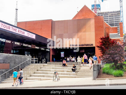 Der Eingang zum Ryman Auditorium Konzerthalle im Entwurf 2019 Nashville Tennessee 2019. Stockfoto