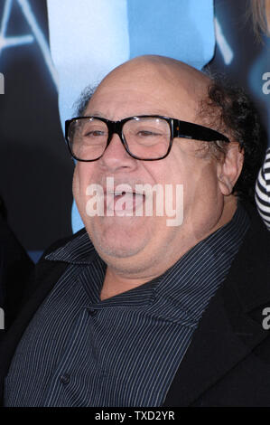 LOS ANGELES, Ca. Dezember 16, 2009: Danny DeVito an der Los Angeles Premiere von "Avatar" am Grauman's Chinese Theater, Hollywood. © 2009 Paul Smith/Featureflash Stockfoto