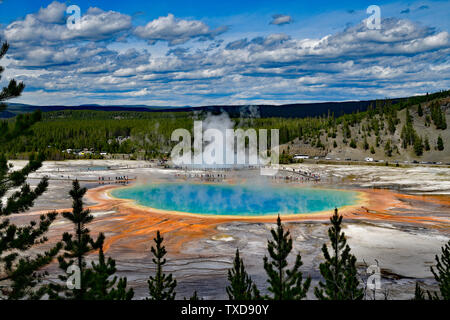 Grand Prismatic Spring Blick von der Strecke Kopf übersehen Stockfoto