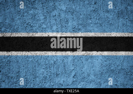 Botswana Flagge auf dem gebrochenen grunge Beton Wand gemalt Stockfoto