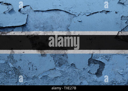 Botswana Flagge auf dem gebrochenen grunge Beton Wand gemalt Stockfoto