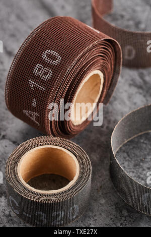 Grid sand Polyester Tuch Aluminiumoxid Siliciumcarbid Stockfoto