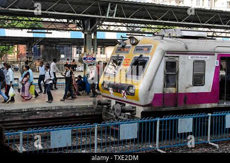 Charni Straße Bahnhof, Mumbai, Maharashtra, Indien, Asien Stockfoto