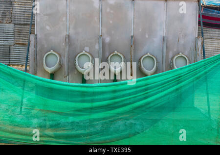 Pilger Toiletten, Allahabad Kumbh Mela, der weltweit größte religiöse Versammlung, Uttar Pradesh, Indien Stockfoto