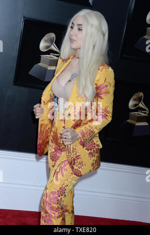 Ava Max kommt auf dem roten Teppich auf der 60. jährlichen Grammy Awards Zeremonie im Madison Square Garden in New York City am 28. Januar 2018. Die CBS-Netzwerk wird die Show live aus dem Madison Square Garden in New York City übertragen. Es ist das erste Mal seit 2003, dass die Zeremonie nicht in Los Angeles statt. Foto von Dennis Van Tine/UPI Stockfoto