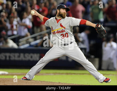 St. Louis Cardinals relief Pitcher Jason Motte liefert seinen letzten Pitch auf den Atlanta Braves im neunten Inning der Nationalen Liga wild card Baseballspiel im Turner Field in Atlanta am 5. Oktober 2012. St. Louis gewann 6-3. UPI/David Tulis Stockfoto