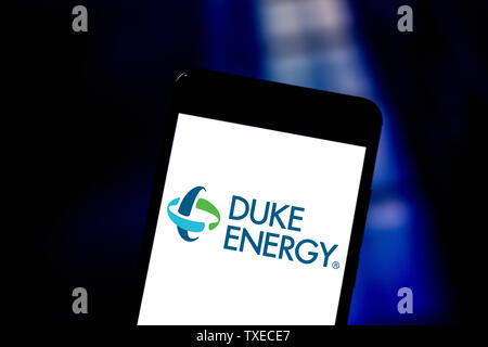 Brasilien. 1. Juni 2019. In diesem Foto, Bild a Duke Energy logo gesehen auf dem Smartphone angezeigt. Credit: Rafael Henrique/SOPA Images/ZUMA Draht/Alamy leben Nachrichten Stockfoto