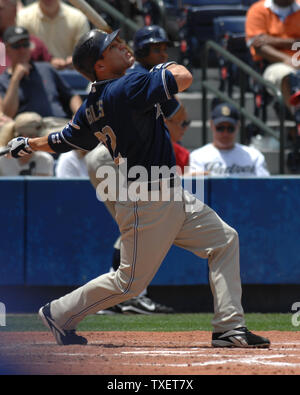 San Diego Padres Marcus Giles Hits ein Einzel gegen die Atlanta Braves im siebten Inning in Turner Field, Atlanta, 10. Mai 2007. Die Braves besiegten die Padres 5-3. (UPI Foto/Peter Stöger) Stockfoto