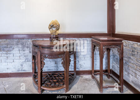 Klassische Möbel in der chinesischen Halle des ehemaligen Du Yotian's Residence in Binzhou Stadt, Provinz Shandong Stockfoto