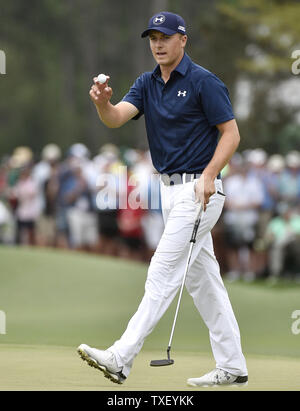 Jordanien Spieth reagiert nach einem Birdie Putt in der 8. Bohrung in der letzten Runde des Masters 2015 in Augusta National Golf Club in Augusta, Georgia am 12. April 2015. Foto von Kevin Dietsch/UPI Stockfoto