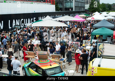 London, Kings Cross. Kohle tropfen Hof. Kofferraum Art Fair. Stockfoto