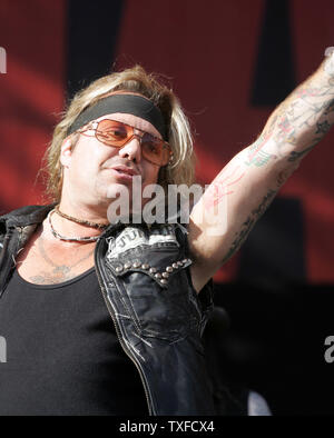 Motley Crue bandleader Vince Neil führt bei Live 8 Kanada in Barrie, Ontario am 2. Juli 2005. (UPI Foto/Gnade Chiu) Stockfoto