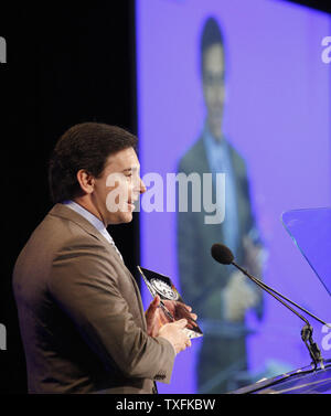 Mark Fields, Ford Motor Company, Präsident, Amerika, spricht nach Ford Annahme der 2010 North American Auto des Jahres Auszeichnung für die 2010 Ford Fusion Hybrid auf der North American International Auto Show im Cobo Center am 11. Januar in Detroit, Michigan, 2010. UPI/Brian Kersey Stockfoto