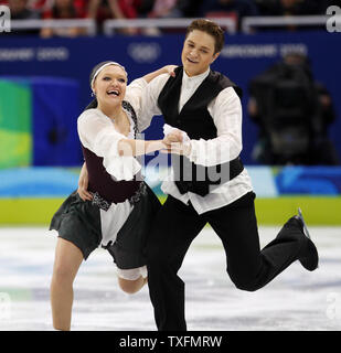 Alexandra Zaretsky (L) und Roman Zaretsky Israel skate während Ihrer ursprünglichen Tanz Programm im Eis tanzen Wettbewerb bei den Olympischen Winterspielen 2010 in Vancouver, Kanada, am 21. Februar 2010. UPI/Brian Kersey Stockfoto