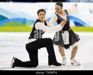 Alexandra Zaretsky (R) und Roman Zaretsky Israel skate während Ihrer ursprünglichen Tanz Programm im Eis tanzen Wettbewerb bei den Olympischen Winterspielen 2010 in Vancouver, Kanada, am 21. Februar 2010. UPI/Brian Kersey Stockfoto