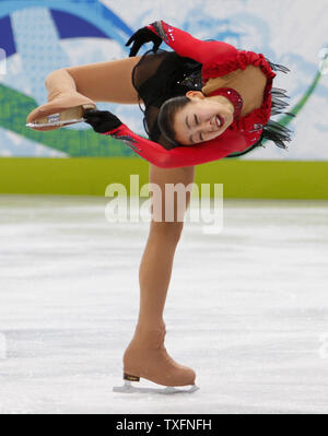 Mao Asada von Japan skates ihr kurzes Programm bei den Frauen Eiskunstlauf Wettbewerb bei den Olympischen Winterspielen 2010 in Vancouver, Kanada, die am 25. Februar 2010. Asada gewann die Silbermedaille in der Veranstaltung. UPI/Brian Kersey Stockfoto