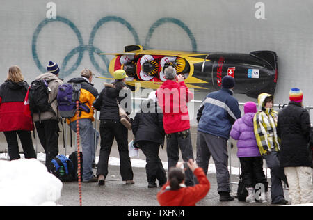 Die Schweizer Bobbahn Team konkurriert im Bobsport bei den Olympischen Winterspielen in Whistler, Kanada am 27. Februar 2010. UPI/Brian Kersey Stockfoto