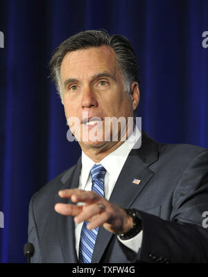 Der republikanische Präsidentschaftskandidat Mitt Romney spricht auf eine Glaube und Freiheit Koalition präsidentenforum am 31. März in Pewaukee, Wisconsin 2012. UPI/Brian Kersey Stockfoto