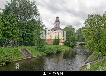 SAINT-Petersburg, Russland - 29. MAI 2019: Saint Alexander Newski Lavra. Verkündigung der Kirche und der historische Friedhof Nikolskoe Stockfoto