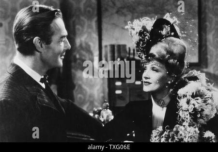 Die Spoiler Jahr: 1942 USA Regie: Ray Enright John Wayne, Marlene Dietrich Stockfoto