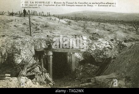 Postkarte, die den südlichen Eingang des Mont Cornillet (Marne), von den Deutschen besetzt, bis die französische Offensive im August 1917. Der Eingang des Tunnels wurde im Jahr 1933 entdeckt. Stockfoto