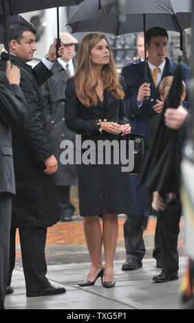 Maria Shriver nimmt an der Beerdigung von Senator Edward Kennedy's (D-MA) an Unsere Liebe Frau von der Immerwährenden Hilfe Basilika in Boston am 29. August 2009. Senator Kennedy, der späte Dienstag Nacht im Alter von 77 Jahren bestanden, wird später heute auf dem Arlington National Cemetery begraben werden. UPI/Kevin Dietsch Stockfoto