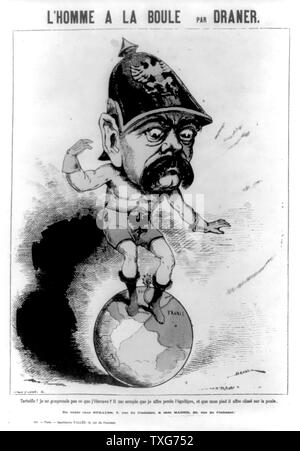 Der Mann am Ball: Cartoon von Otto von Bismarck, preußischer Staatsmann, Schwierigkeiten mit dem Balancing auf der ganzen Welt seinen linken Fuß ist auf Frankreich Französische cartoon Während des Deutsch-Französischen Krieges veröffentlicht (1870-1871) Stockfoto