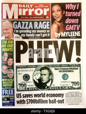 Titelseite der Zeitung "Mirror" 26. September 2008 Leitung Geschichte: Zusammenbruch der Börse Werte nach der Weltwirtschaftskrise Stockfoto
