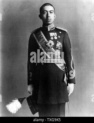 Hirohito, 124 Kaiser von JapanThree Viertel portrait in Uniform, wenn er Kronprinz von Japan, April 1919. Stockfoto