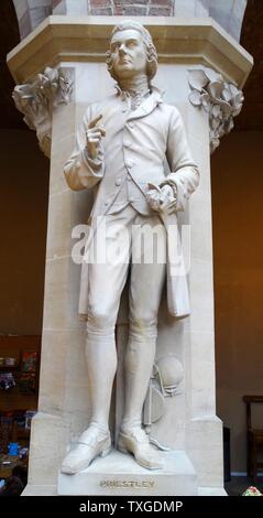 Statue von Joseph Priestley (1733-1804) aus dem 18. Jahrhundert englischer Theologe, abweichende Geistlicher, Naturphilosoph, Chemiker, Pädagoge und liberale politische Theoretiker. Vom 2009 Stockfoto
