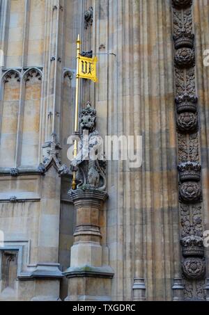 Richard Coeur de Lion, 12. Jahrhundert Reiterstatue zum Gedenken an englischen Monarchen Richard ich (1157-1199) auch bekannt als Richard Löwenherz. Vom 12. Jahrhundert Stockfoto